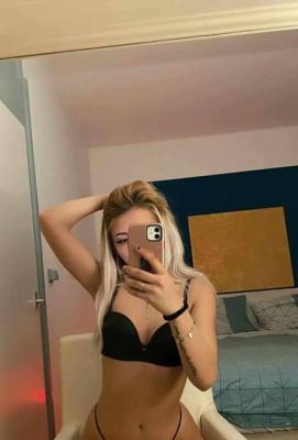 Evelin: Evelin hot party girl