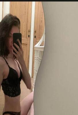 Larissa: Larissa! Stomende date verzekerd!